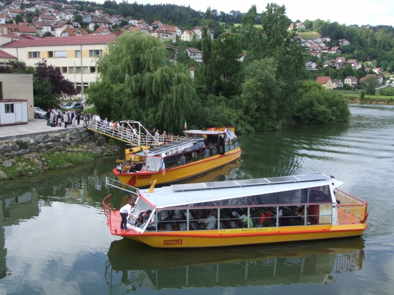 Les deux bateaux électro-solaires de CNFS (Photo CNFS)