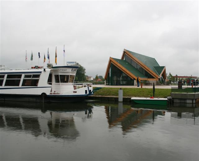 Le port de Saint-Amand-les-Eaux (photo office de tourisme de la Porte de Hainaut)