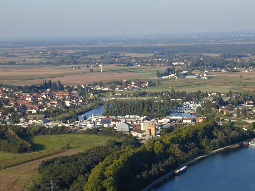 St-Jean-de-Losne (photo J-P. Savoy)