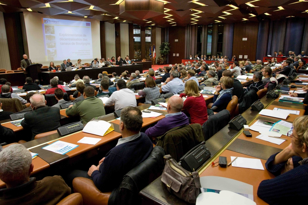 Réunion des "acteurs" des canaux bourguignons (Photo V.Arbelet)