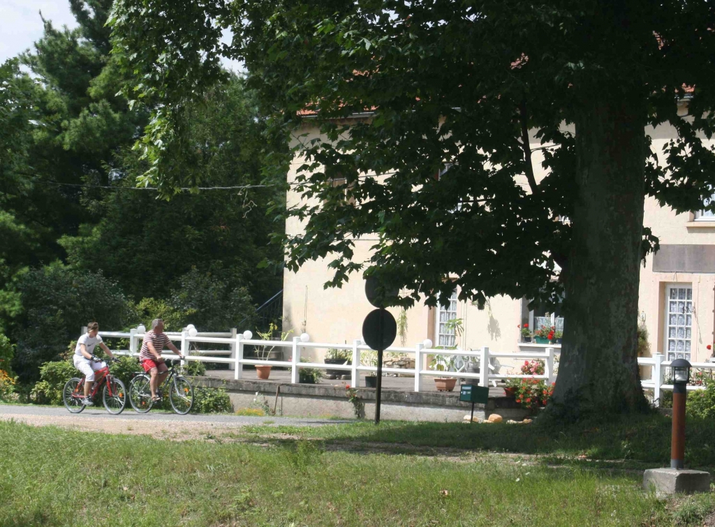 Piste cyclable du canal d'Heuilley (Photo Plaine de Saône-Vingeanne)