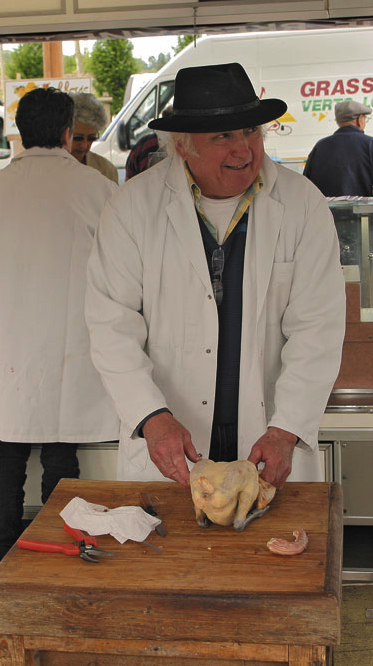 Sur le marché de Lou (Photo J-P Lamotte)