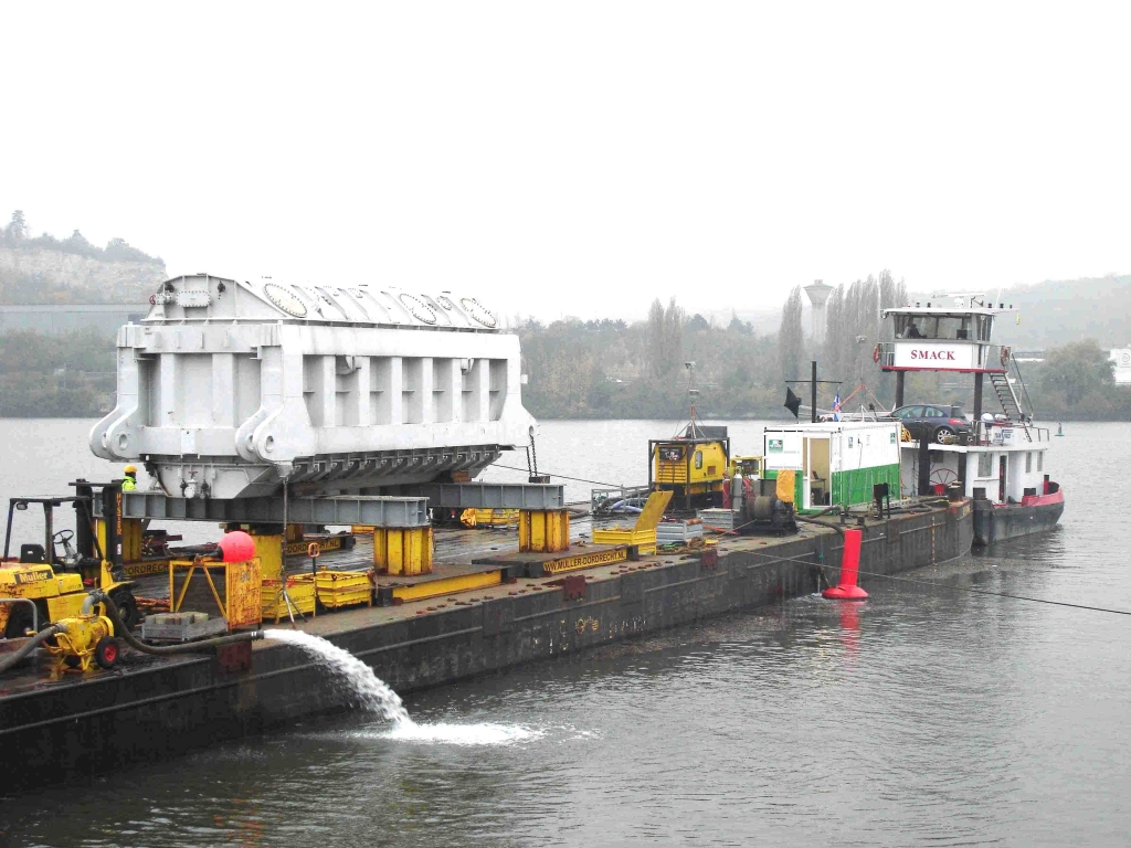 Transport par barge d'un transfo de 377 tonnes (Photo Port de Paris)  