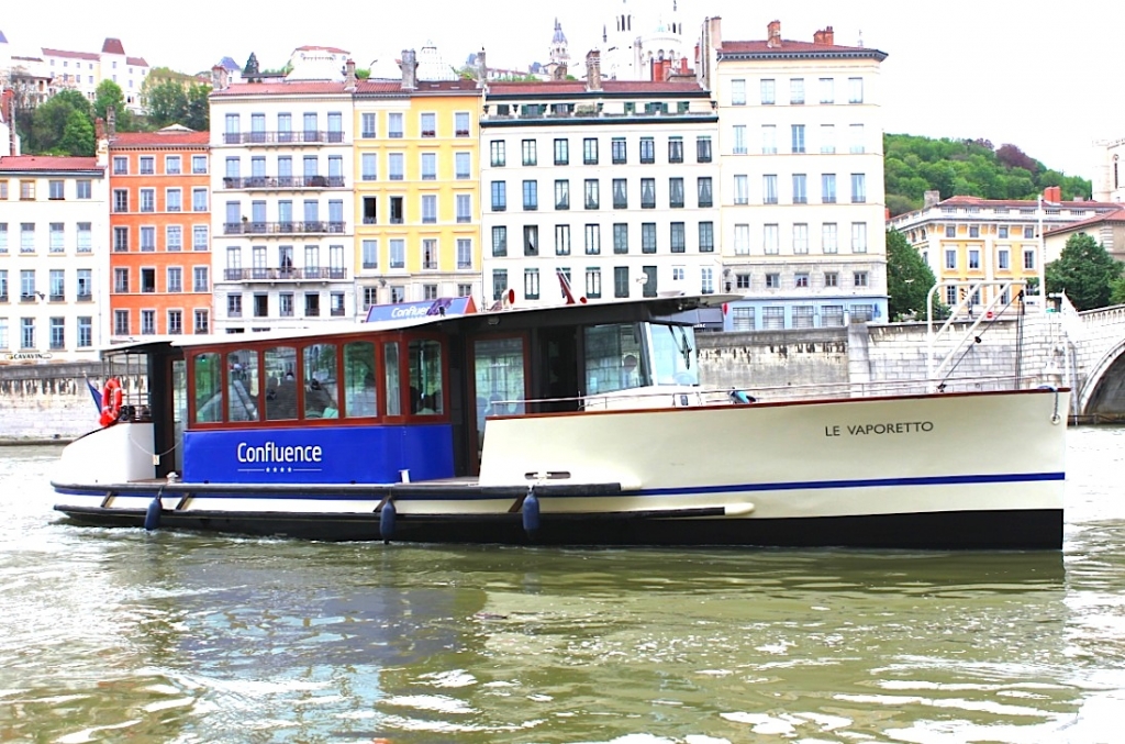 Le "Vaporetto" Lyonnais (Photo J. Leone - Grand Lyon)