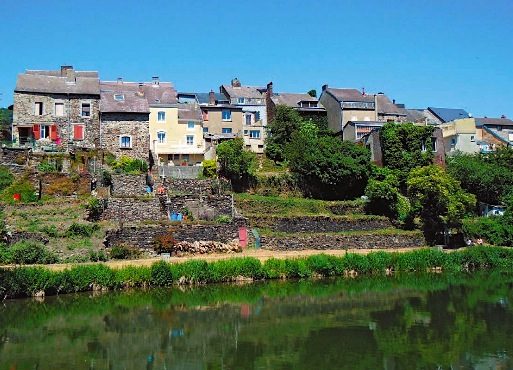 Les jardins en terrasse de Revin (Photo I. Portois)