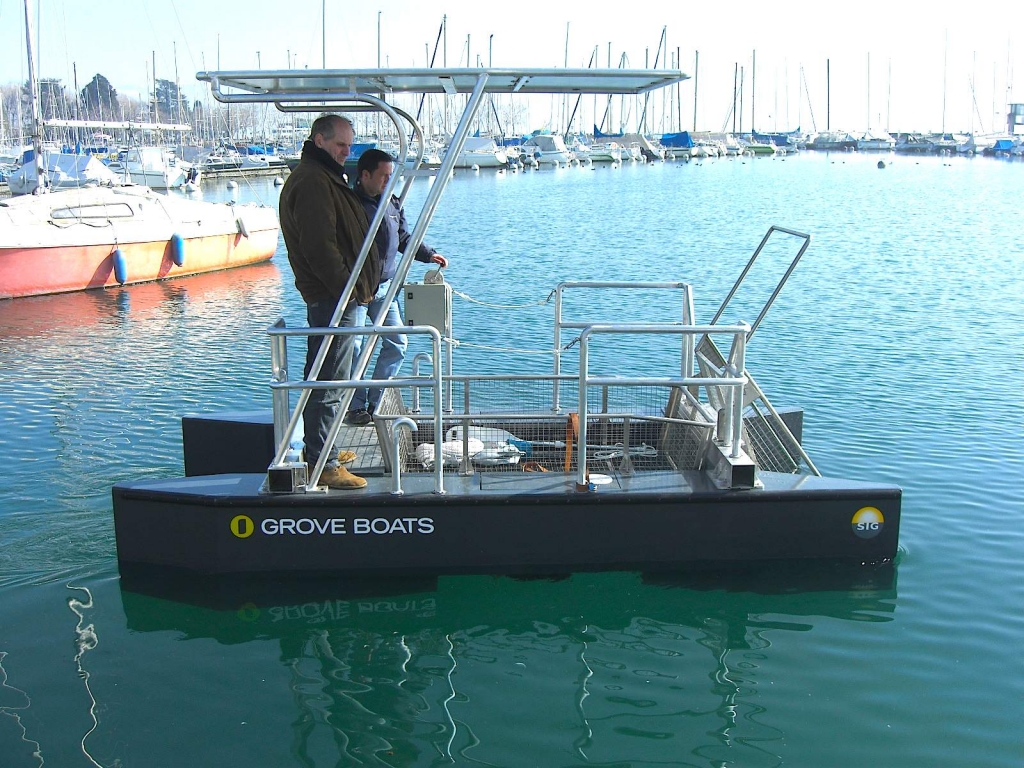 Le "Solar Seacleaner" (Photo Grove-Boats)