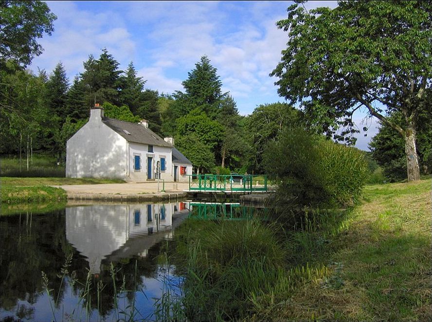 Maison éclusière de Minazen sur le Blavet (Photo Gildas Jan)