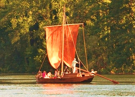 l'"Acanthe", sous voile (Photo J-M Reilhé)