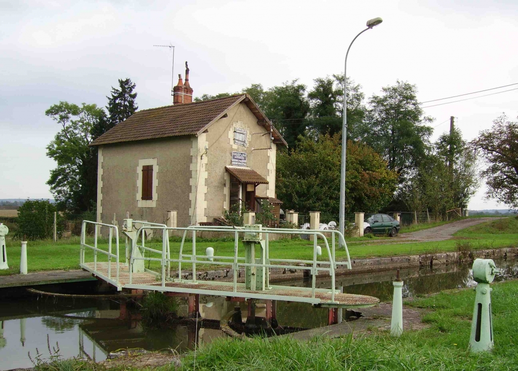 L'écluse 24bis de Crille - canal de Givry (Photo P. de Haut)