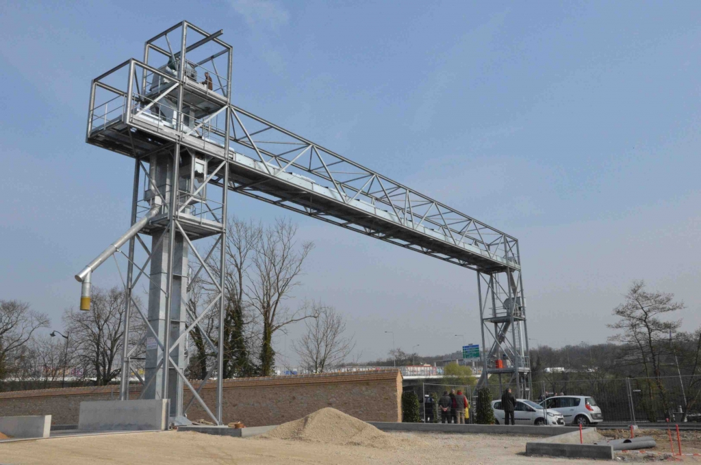 Le nouveau portique du port céréalier de Corbeil (Photo Apport-Paris)