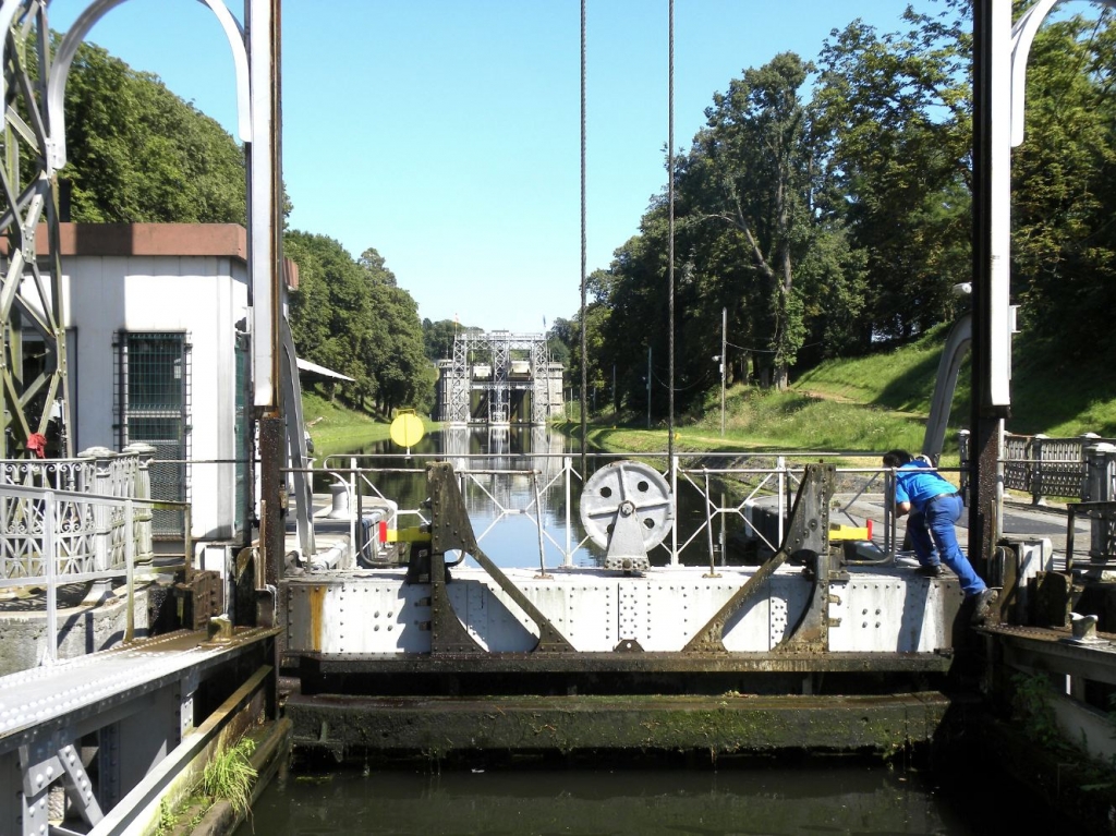 L'ascenseur n°2 du canal historique du Centre (Photo PJL)