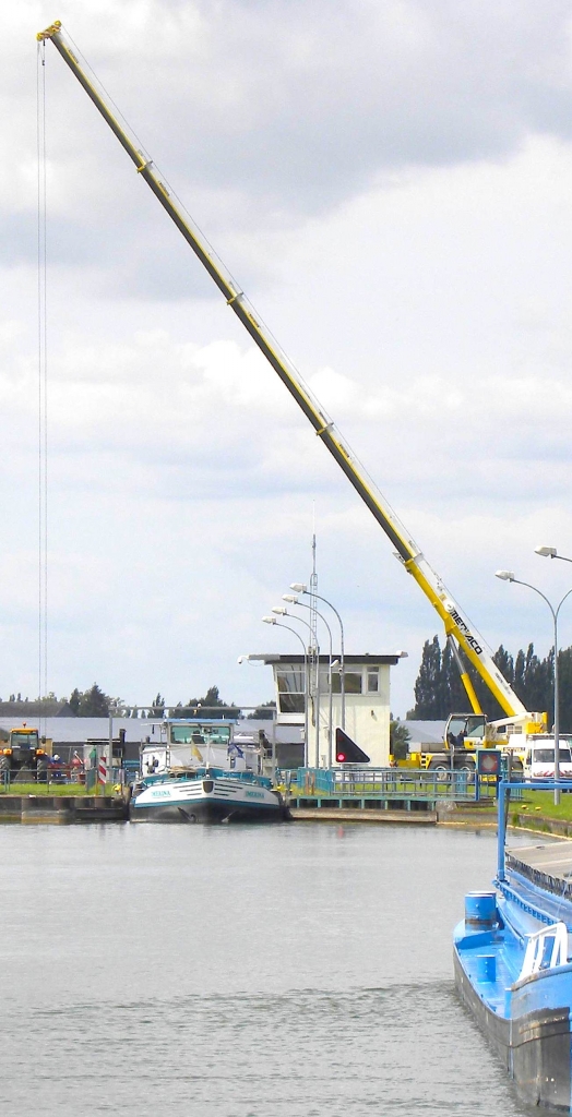 Changement de clapet à l'écluse de Marquion - PK8 canal du Nord (Photo PJL)