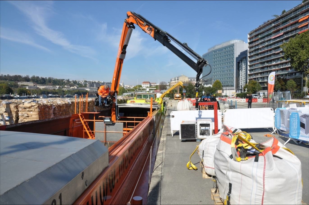 La déchèterie fluviale de Boulogne (Photo Syctom)