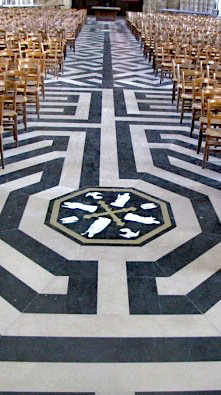 Le dallage "labyrinthe" de la cathédrale d'Amiens (Photo Duquelu)