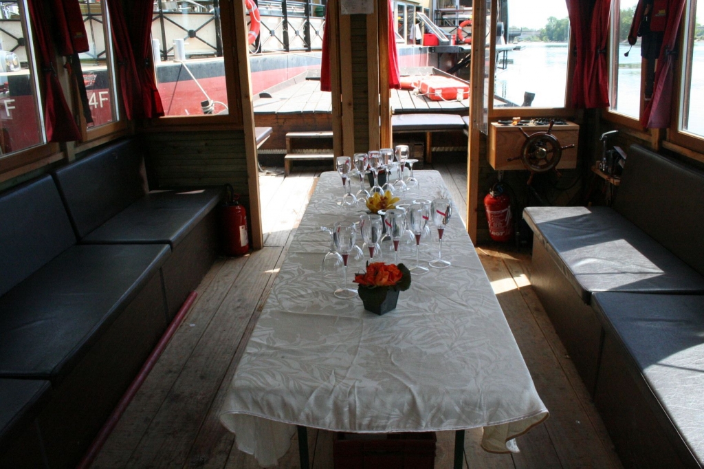 Intérieur de la toue cabanée "Jehan-Martin" (Photo B.Desmurs)