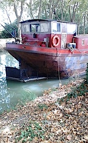 Bateau logement sur le canal du Midi (Photo D.Nacry)