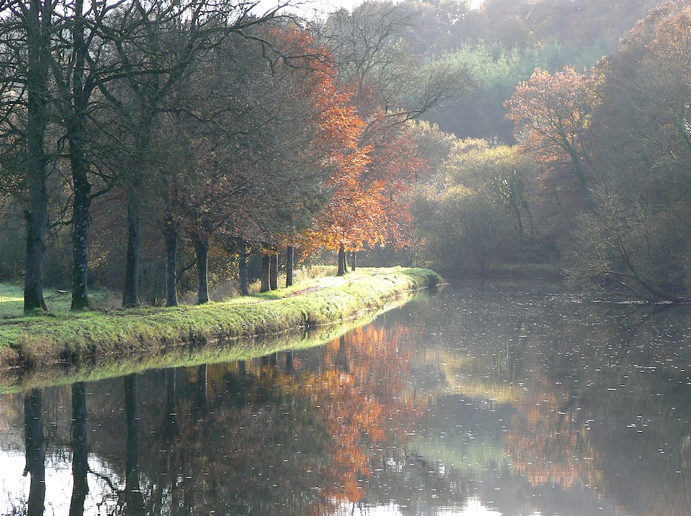 L'automne sur le canal de Nantes à Brest (Photo SMATAH)