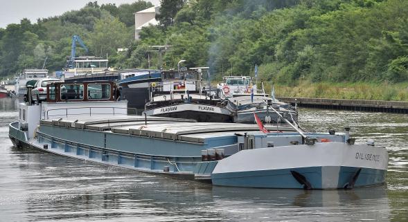 L’achat ou la location d’une péniche est un frein à la mise en place de la formation. (Photo extraite de Nord éclair)