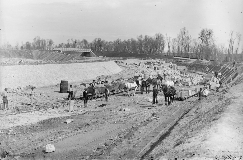 Creusement de l'embranchement du pont canal de Briare, fin XIXe (Photo Archives Nièvre)