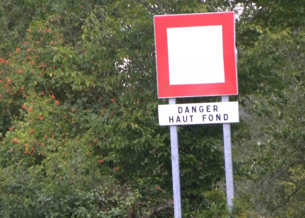 Canal à Grand Gabarit : ...Le danger est au fond, par manque de fonds ! (Photo PJL)