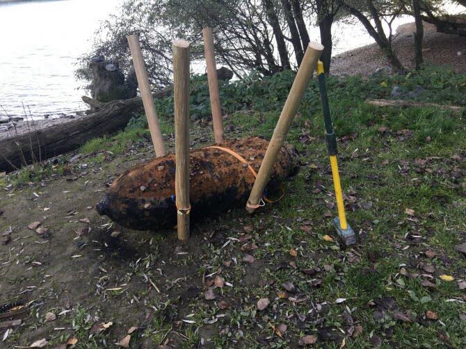 Une bombe de plus de 200 kg a été sortie du Rhin dans le cadre des opérations de dragage (Photo extraite du site Internet DNA - Document remis)