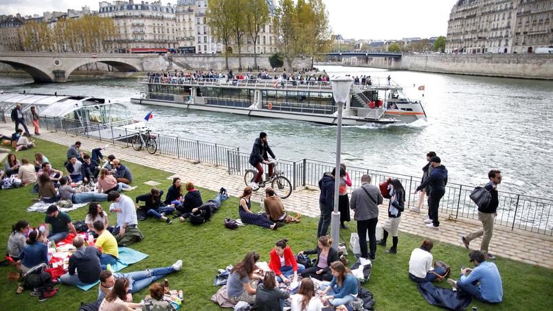 Dimanche, à Paris (Photo Charles Platiau - Reuters)