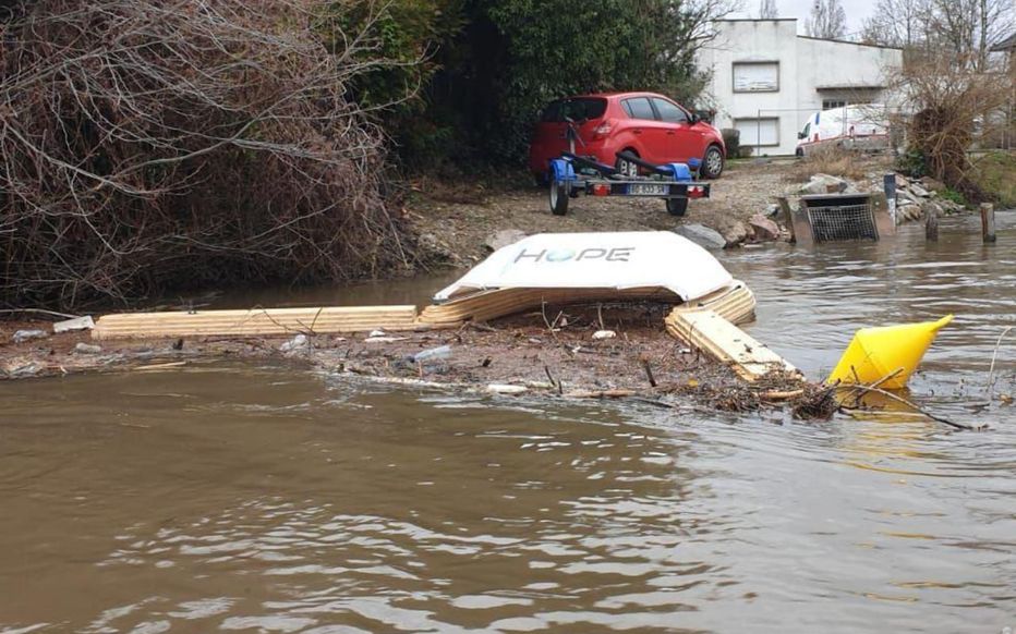 La « baleine de mer » récupère les déchets dans les cours d’eau puis la start-up les recyclera. (Photo LP/Martin Antoine)