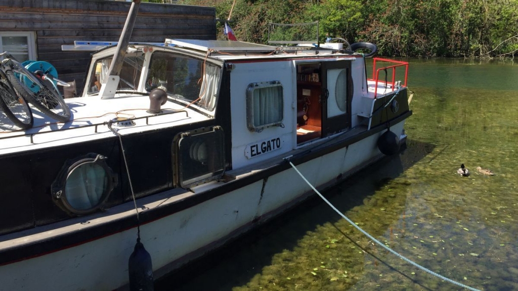 Un bateau sur le canal de Bourgogne à Dijon (Photo Rodolphe Augier)