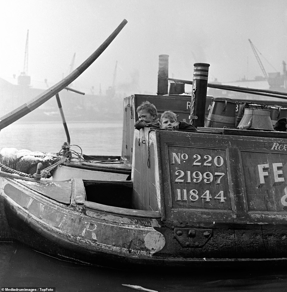 Une belle série de photos de bateliers britanniques dans les années 1950. (Photo Mediadrumimages/TopFoto)