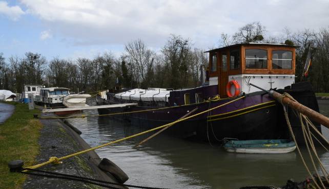 Au port de plaisance de Châtillon-sur-Loire, ils sont une petite dizaine de résidents à avoir fait le choix de vivre à l’année sur leur bateau. "On aime notre indépendance, mais on sait qu’on peut tous compter les uns sur les autres", insiste l’un d’entre eux (Photo RUTER Alain)