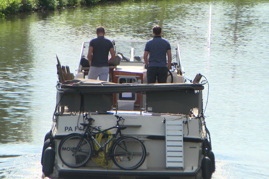 Les touristes sont moins nombreux que d'habitude sur les canaux et rivières de lYonne.  (Photo Claude Heudes / France Télévisions)