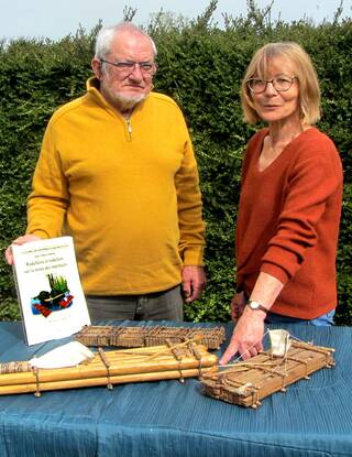 Alain et Marie Fourreau, avec l'ouvrage et les maquettes (Photo Ouest France)