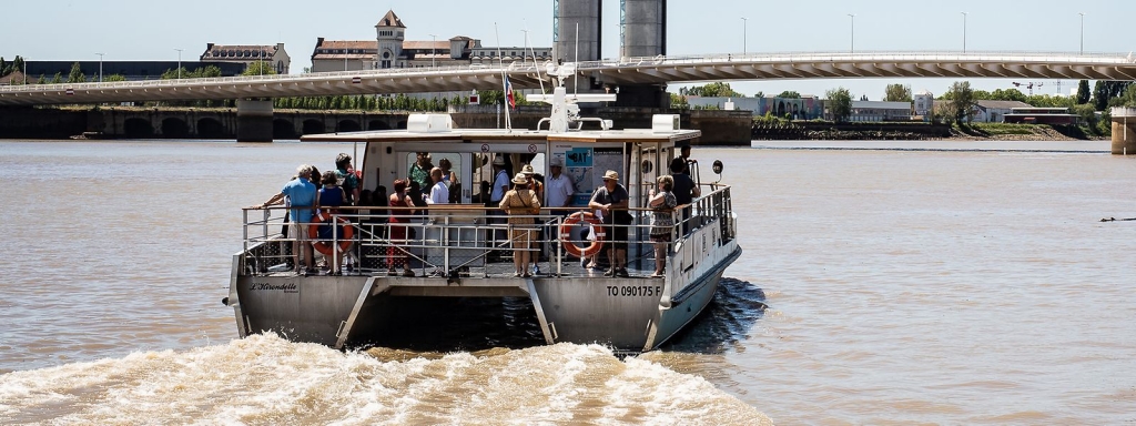 A Bordeaux, le service fluvial fonctionne tous les jours de l'année. Sauf le 1er mai où les moussaillons sont de repos. Un exemple à suivre à Metz ? (Photo : Nicolas Gornas)