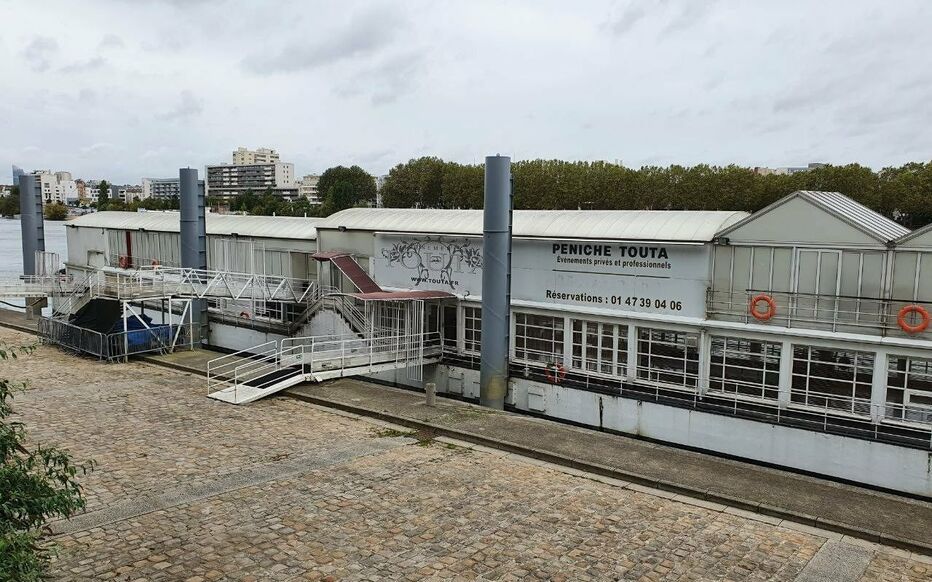 Clichy, le 1er octobre. La ville et le département des Hauts-de-Seine créent une société publique locale (SPL) pour racheter la péniche Touta, qui servi de plateau de télévision à l'émission "Thalassa". (Photo LP/Anne-Sophie Damecour)