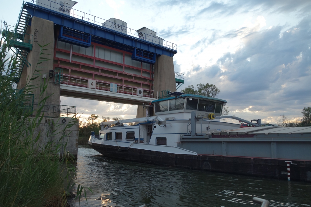 Bateau Helios Portes du Vidourle Canal du Rhône à Sète (Photo V. Brancotte)